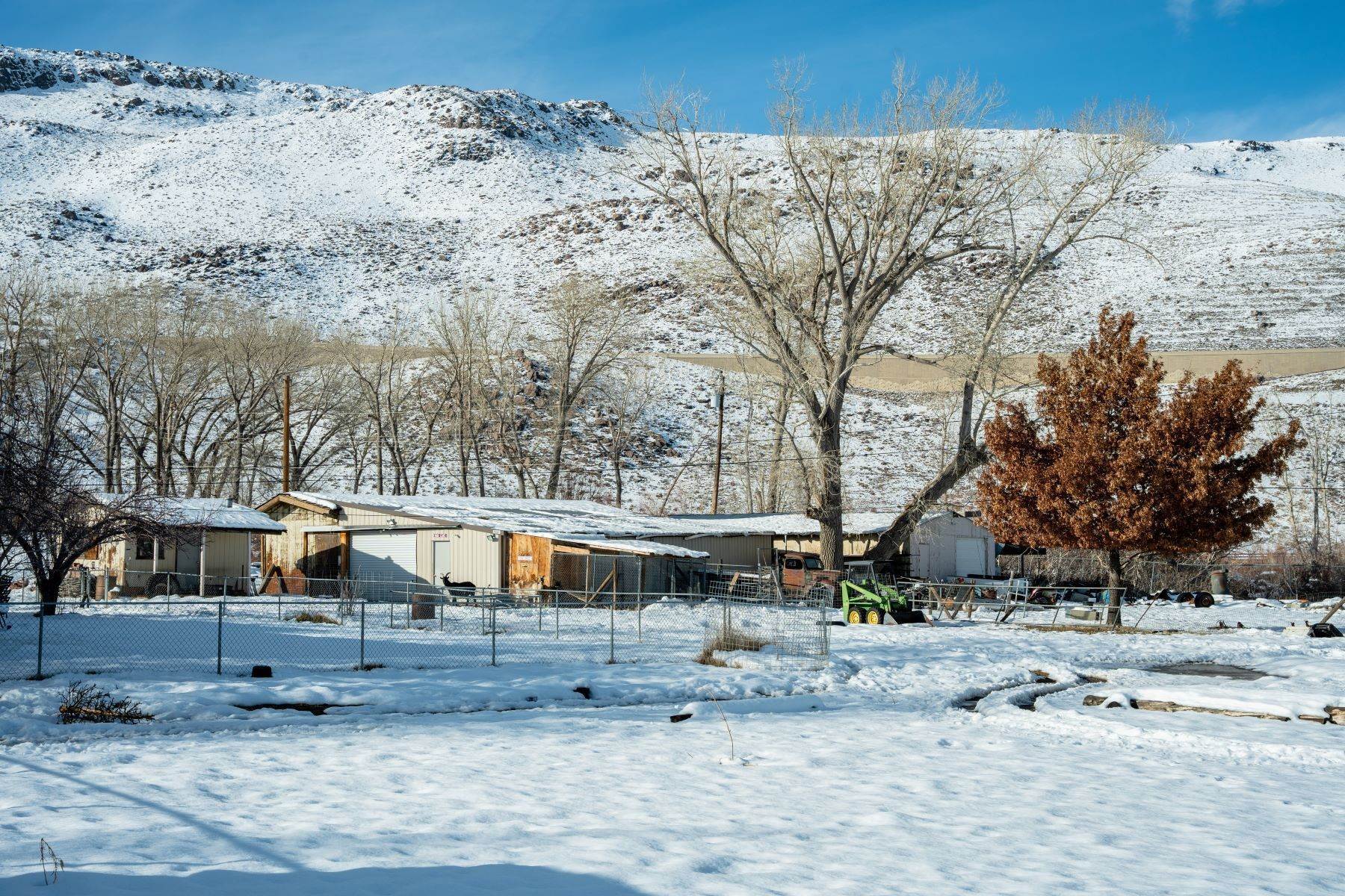 20. Single Family Homes for Active at Pleasant Valley Equestrian Home 55 W Laramie Dr Reno, Nevada 89521 United States