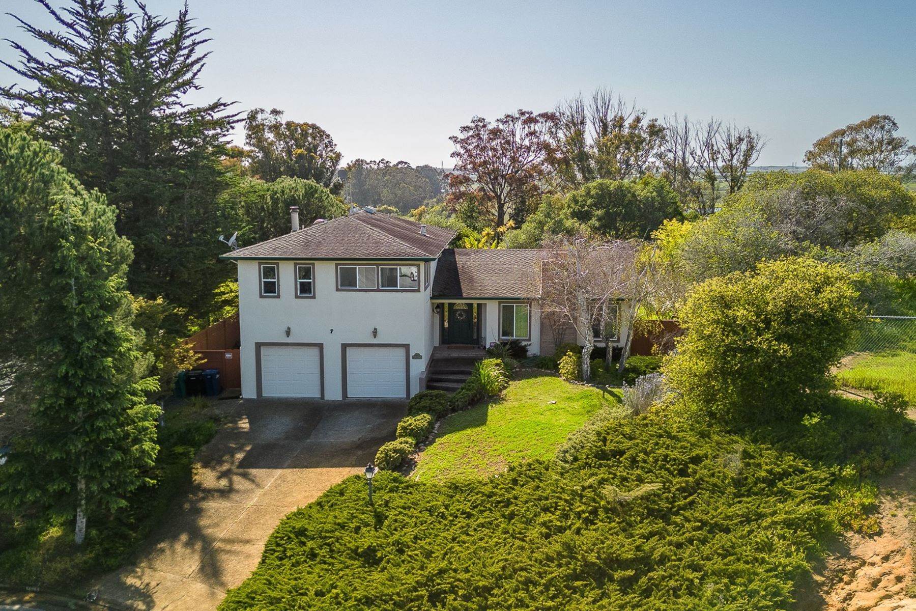 Single Family Homes 为 销售 在 14802 Mossy Oak Place 萨利纳斯, 加利福尼亚州 93907 美国